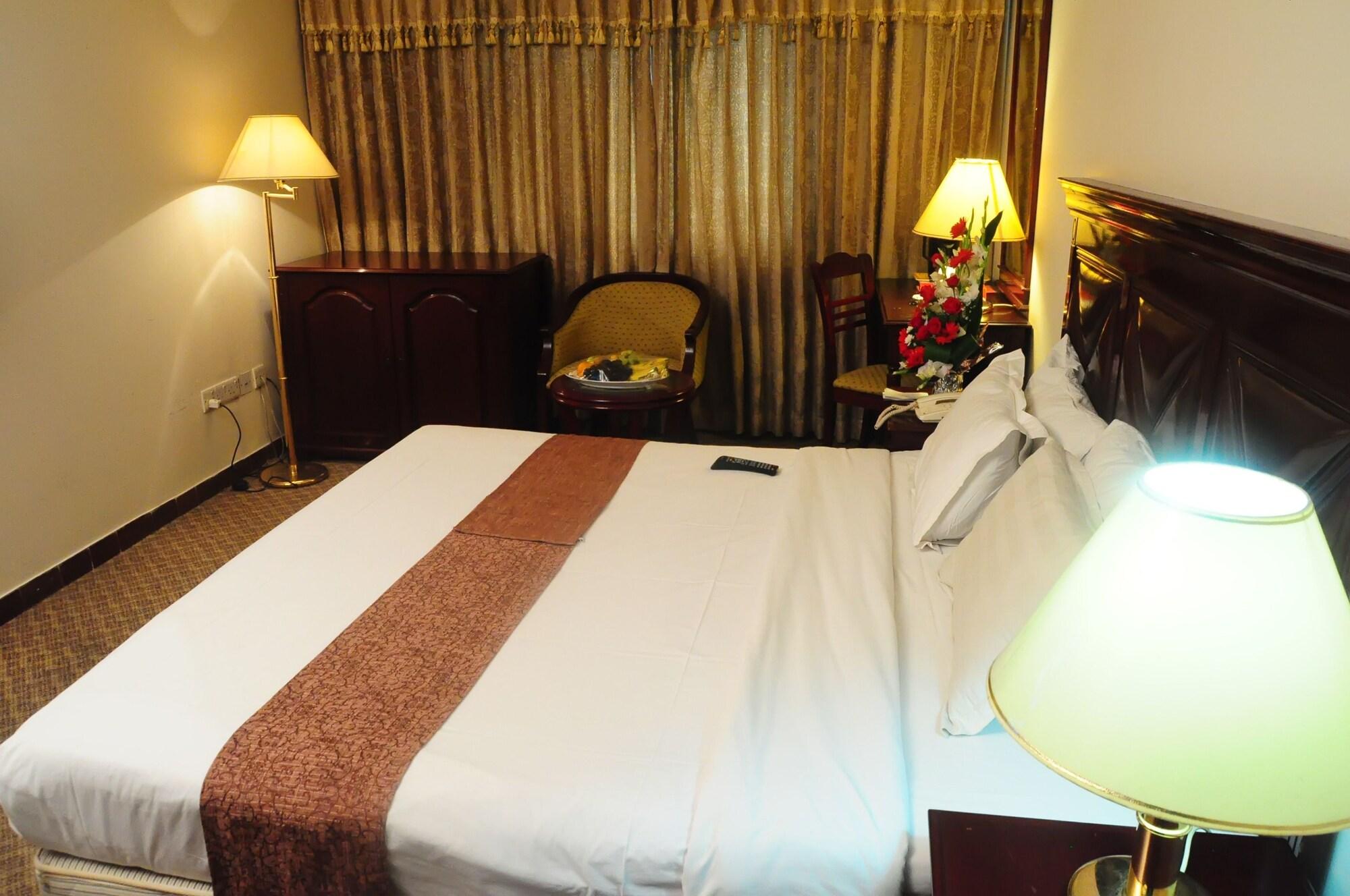 Hotel Sweet Dream Dhaka Buitenkant foto